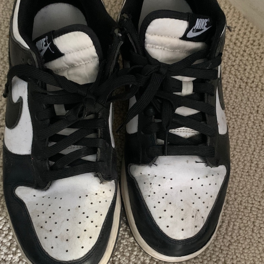 Nike panda dunks size 9.5